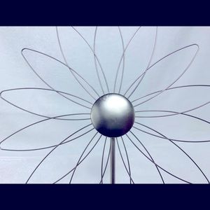 Umbra Daisy Flower Wire Picture Holder Display